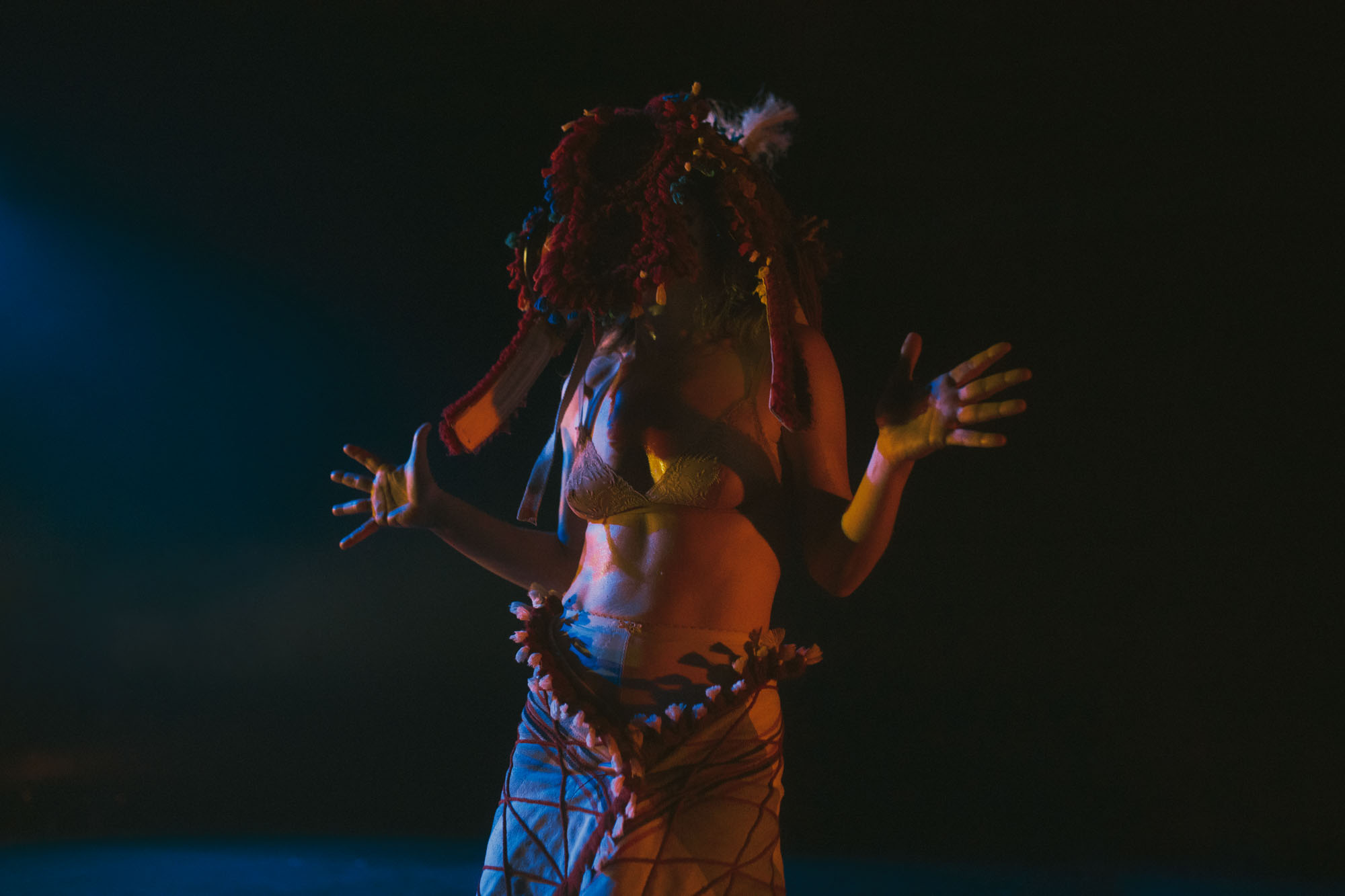 Alejandra-Amere-Luz-Arcas-La-Pharmaco-Bienal-flamenco-Sevilla-Mariana